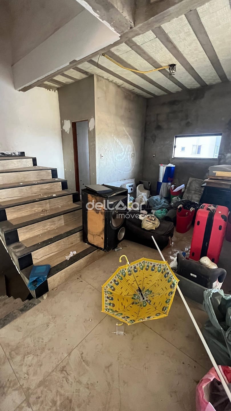 Casa à venda com 4 quartos, 200m² - Foto 6