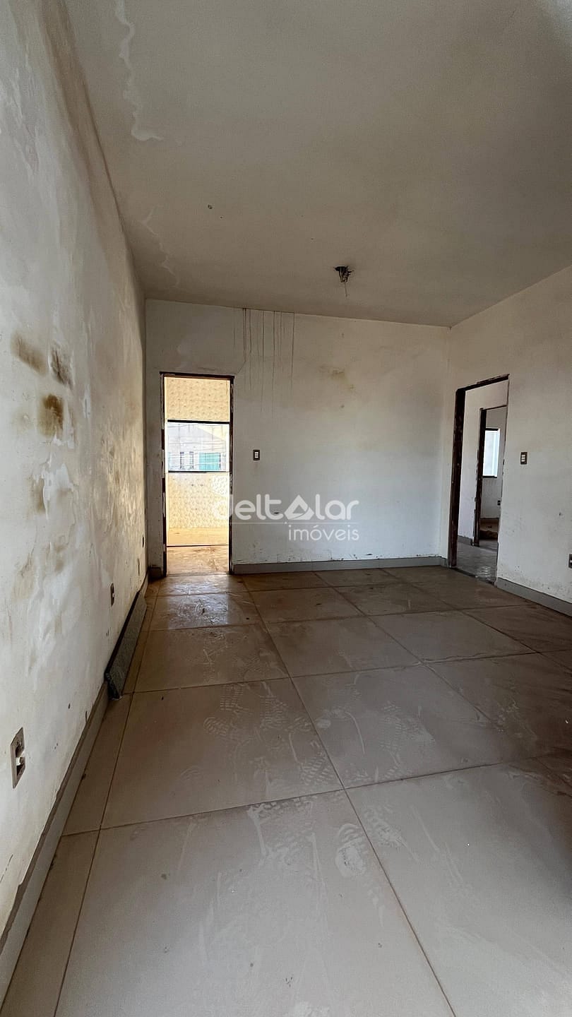 Casa à venda com 4 quartos, 200m² - Foto 39
