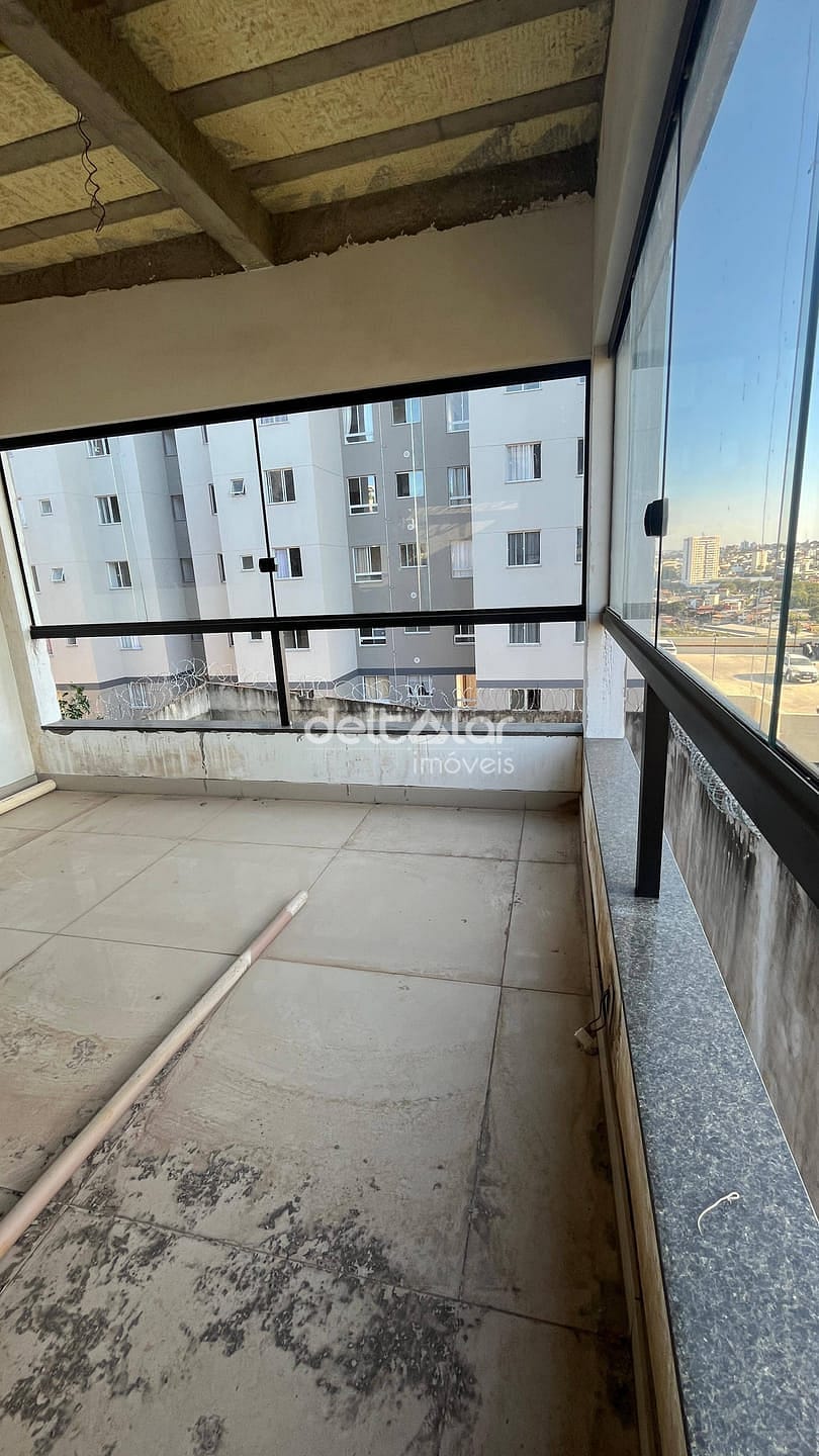 Casa à venda com 4 quartos, 200m² - Foto 3