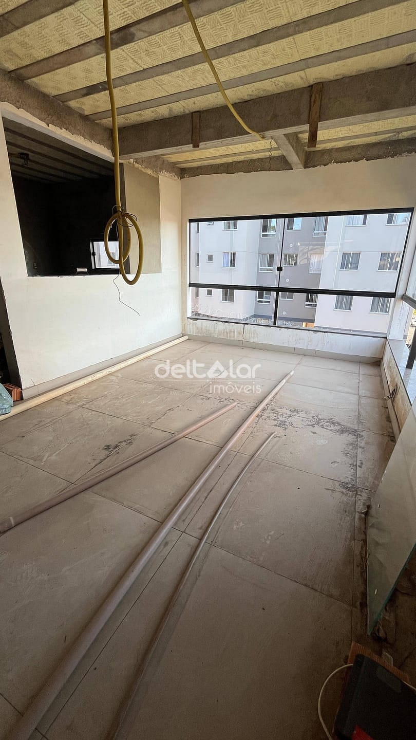 Casa à venda com 4 quartos, 200m² - Foto 5