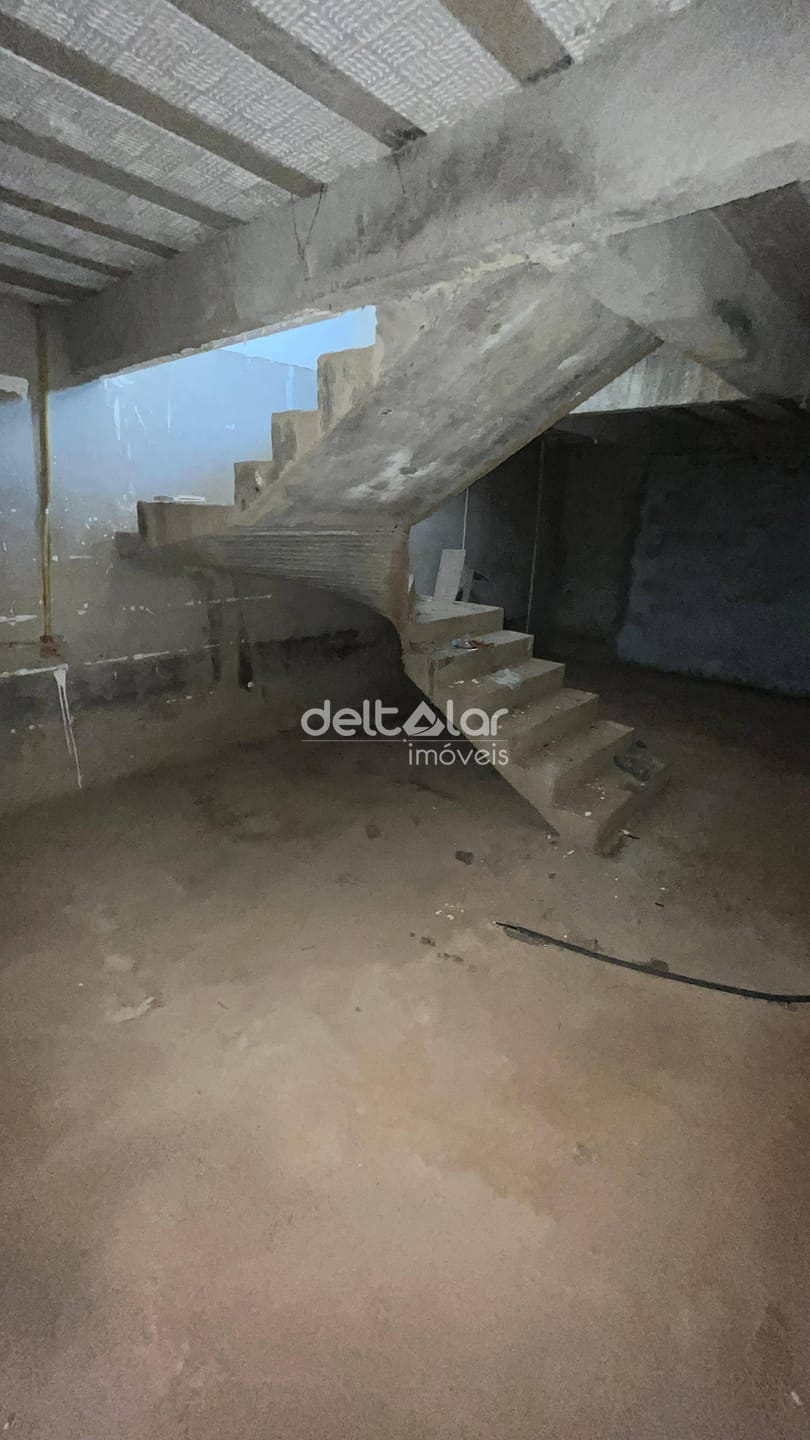 Casa à venda com 4 quartos, 200m² - Foto 42
