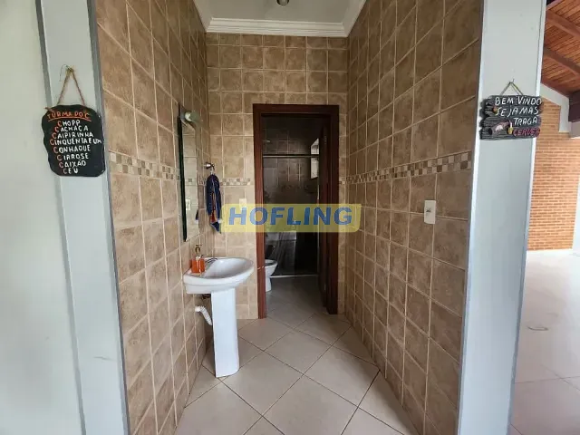 Casa com 880m² 4 quartos e 5 banheiros, à venda, no bairro Vila Martins em Rio Claro