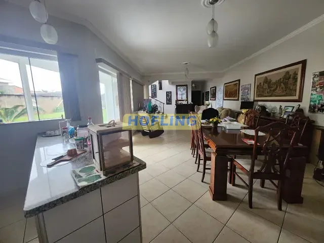 Casa com 880m² 4 quartos e 5 banheiros, à venda, no bairro Vila Martins em Rio Claro