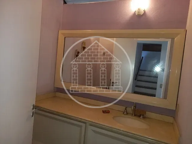 Casa com 500m² 4 quartos e 2 banheiros, à venda, no bairro Brooklin Paulista em São Paulo