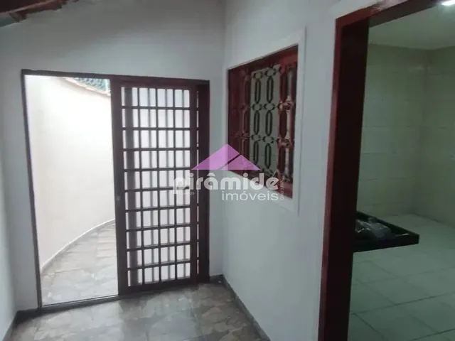 Casa com 70m² 2 quartos e 1 banheiro, à venda, no bairro Putim em São José Dos Campos