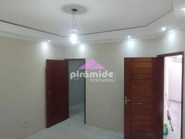 Casa com 70m² 2 quartos e 1 banheiro, à venda, no bairro Putim em São José Dos Campos