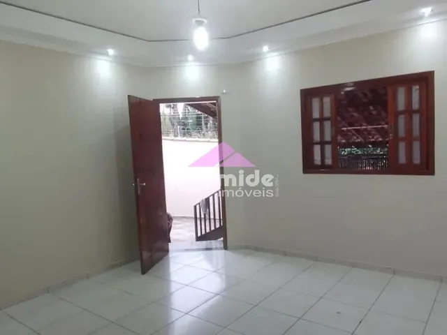 Casa com 70m² 2 quartos e 1 banheiro, à venda, no bairro Putim em São José Dos Campos