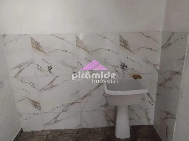 Casa com 70m² 2 quartos e 1 banheiro, à venda, no bairro Putim em São José Dos Campos