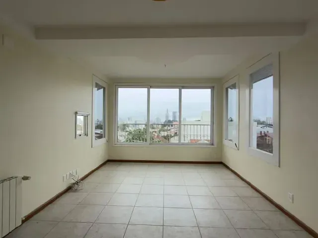 Casa 3 quartos e 3 banheiros, à venda, no bairro Petrópolis em Caxias do Sul