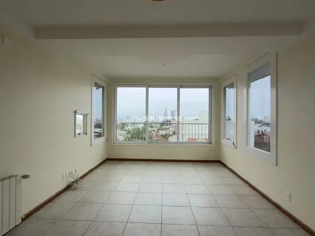 Casa 3 quartos e 3 banheiros, à venda, no bairro Petrópolis em Caxias do Sul
