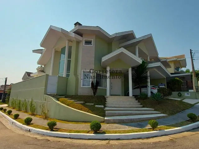 Casa com 320m² 4 quartos e 5 banheiros, à venda, no bairro Urbanova em São José dos Campos