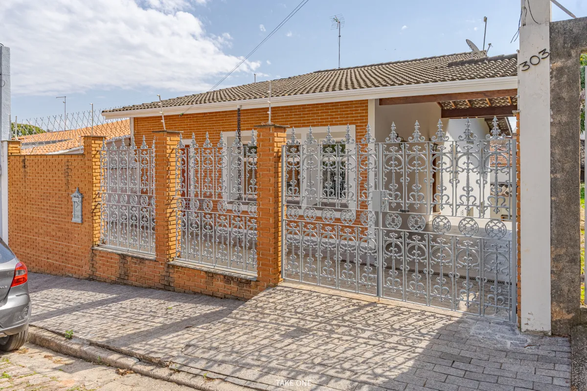 Casa para venda em Vila Mutton com 3 quartos, sendo 1 suíte, 222m²