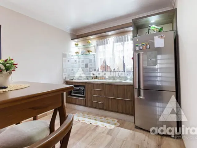 Casa com 325m² 5 quartos e 4 banheiros, à venda, no bairro Neves em Ponta Grossa