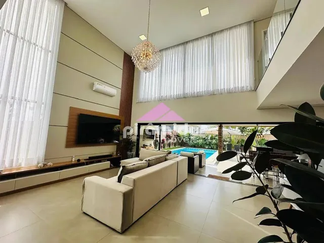 Casa com 306m² 4 quartos e 5 banheiros, à venda, no bairro Piedade em Caçapava
