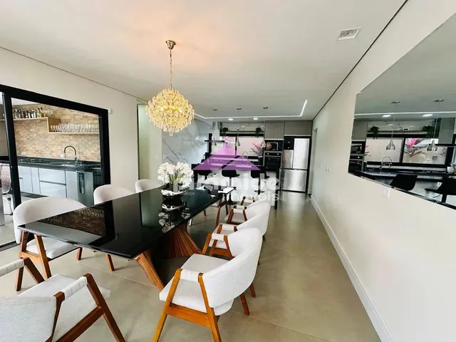 Casa com 306m² 4 quartos e 5 banheiros, à venda, no bairro Piedade em Caçapava