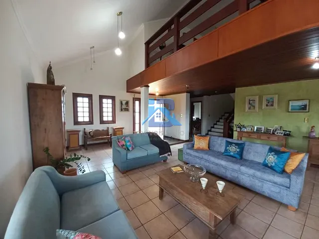 Casa com 1795m² 3 quartos e 2 banheiros, à venda, no bairro Ville Chamonix em Itatiba