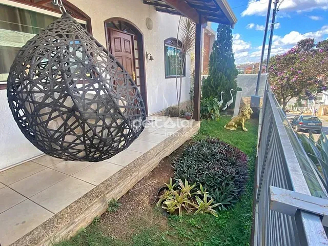 Casa com 225m² 3 quartos e 2 banheiros, para alugar, no bairro Condominio Rosa dos Ventos em Vespasiano