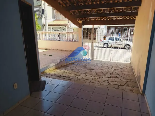 Casa com 250m² 3 quartos e 2 banheiros, à venda, no bairro Jardim Ismênia em São José dos Campos