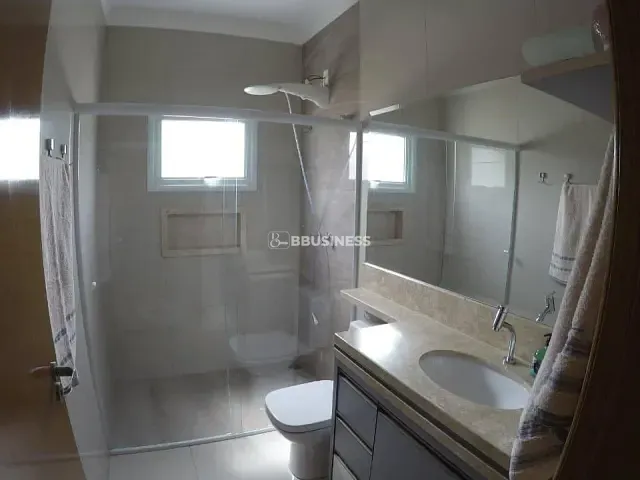 Casa com 250m² 4 quartos e 3 banheiros, à venda, no bairro Jardim Golden Park Residence em Hortolândia
