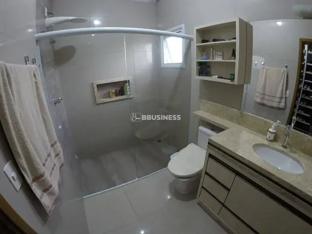 Casa com 250m² 4 quartos e 3 banheiros, à venda, no bairro Jardim Golden Park Residence em Hortolândia