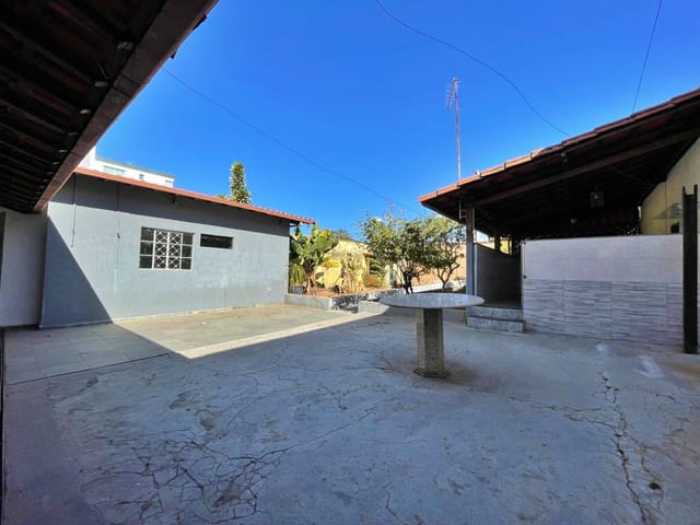 Foto do Casa - Casa para locação com 4 quartos (1 suíte) e duas vagas cobertas, Planalto, Belo Horizonte, MG | Deltalar Imóveis