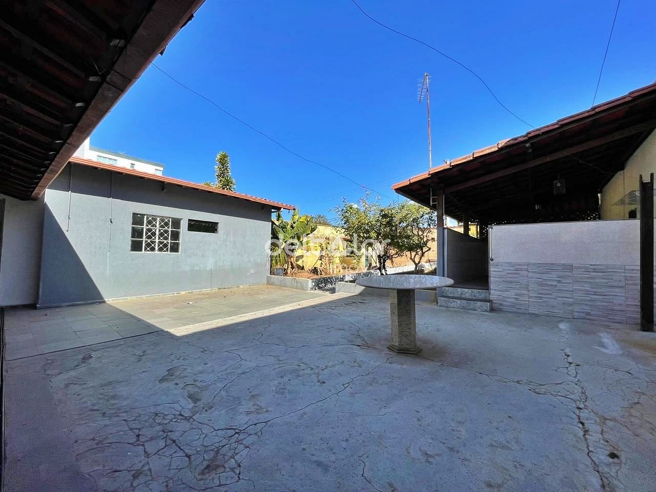 Casa para alugar com 4 quartos, 254m² - Foto 3