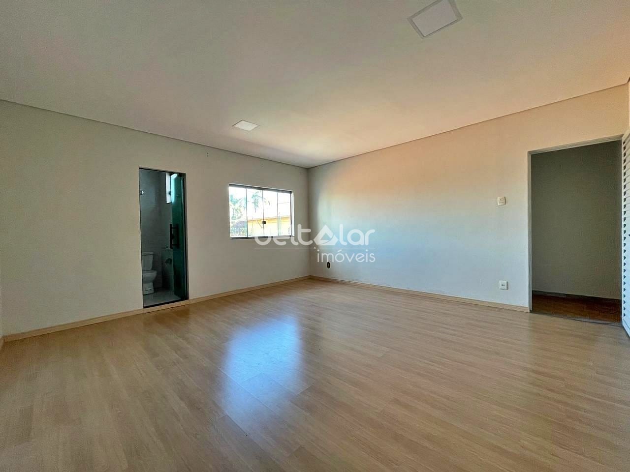 Casa para alugar com 4 quartos, 254m² - Foto 7