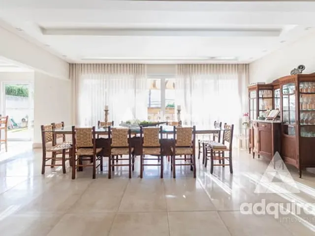 Casa com 600m² 4 quartos e 5 banheiros, à venda, no bairro Oficinas em Ponta Grossa