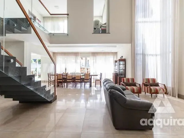 Casa com 600m² 4 quartos e 5 banheiros, à venda, no bairro Oficinas em Ponta Grossa