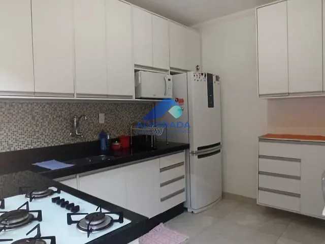 Casa com 250m² 3 quartos e 1 banheiro, à venda, no bairro Jardim Limoeiro em São José dos Campos