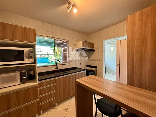 Casa com 225m² 3 quartos e 2 banheiros, à venda, no bairro Oficinas em Ponta Grossa
