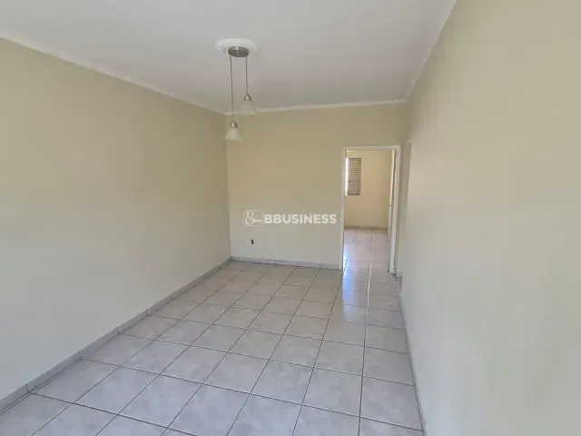 Casa com 300m² 2 quartos e 1 banheiro, à venda, no bairro Jardim do Lago em Campinas