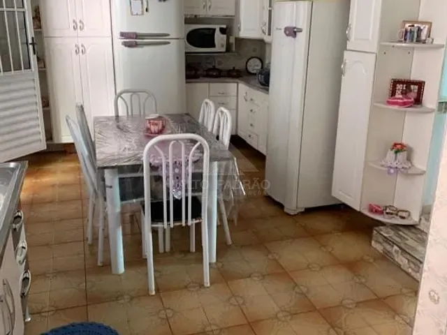 Casa com 200m² 3 quartos e 4 banheiros, à venda, no bairro Vila Santa Cecília em Mauá