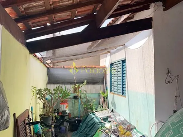 Casa com 250m² 3 quartos e 2 banheiros, à venda, no bairro Parque São Domingos em Pindamonhangaba