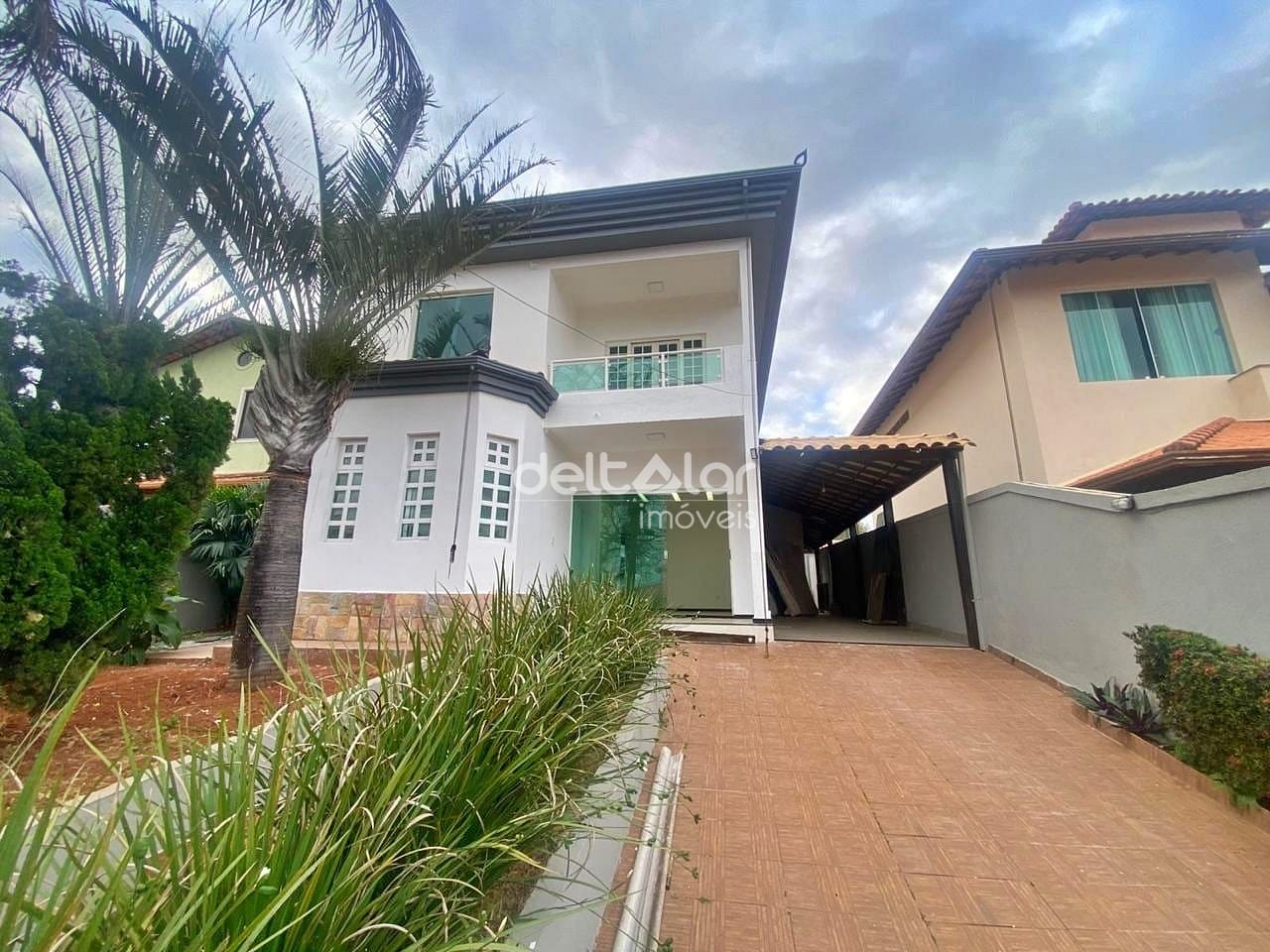 Casa, 6 quartos, 230 m² - Foto 1