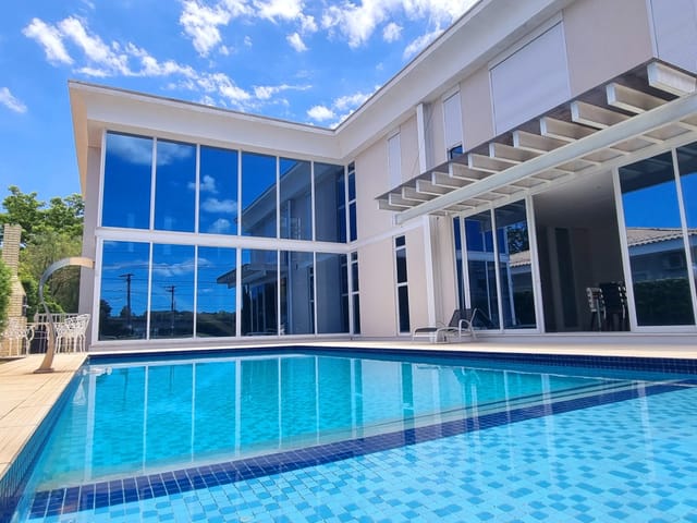 Casa com 1950m² 4 quartos e 2 banheiros, à venda, no bairro Nossa Senhora do Perpétuo Socorro em Pindamonhangaba