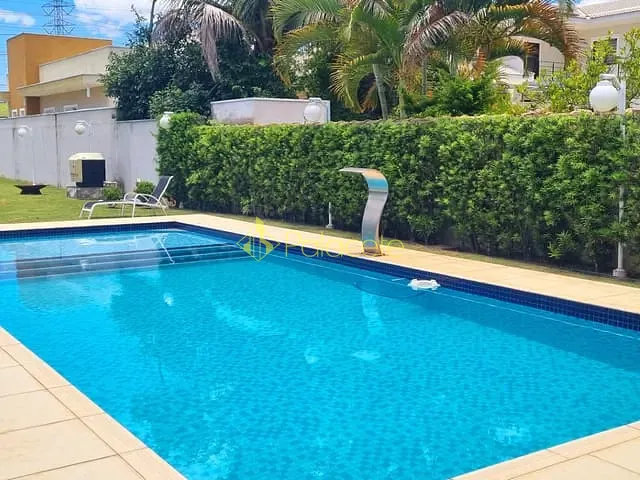 Casa com 1950m² 4 quartos e 2 banheiros, à venda, no bairro Nossa Senhora do Perpétuo Socorro em Pindamonhangaba