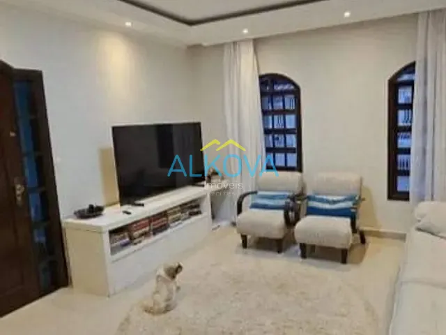 Casa com 300m² 3 quartos e 2 banheiros, à venda, no bairro Jardim Portugal em São José dos Campos