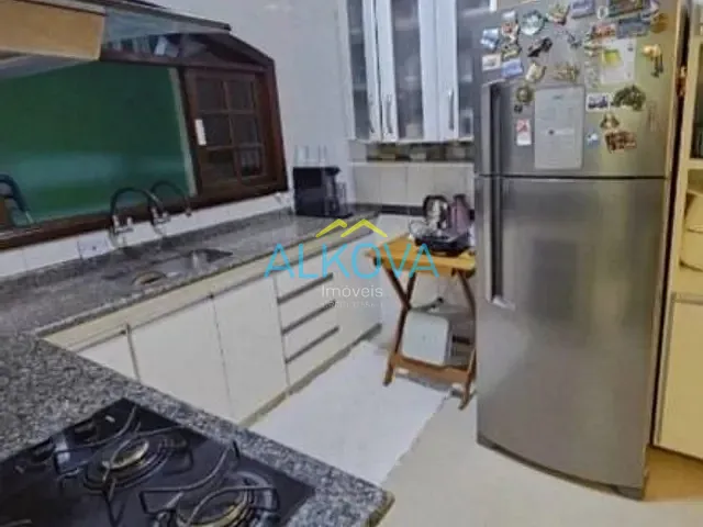 Casa com 300m² 3 quartos e 2 banheiros, à venda, no bairro Jardim Portugal em São José dos Campos