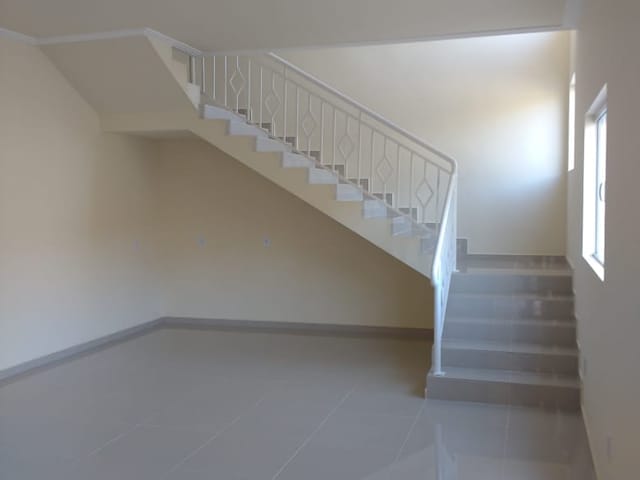 Casa com 150m² 3 quartos e 1 banheiro, à venda, no bairro Loteamento Jardim Imperial em Pindamonhangaba