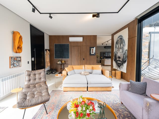 Casa com 860m² 3 quartos e 6 banheiros, à venda, no bairro Laranjal em Pelotas