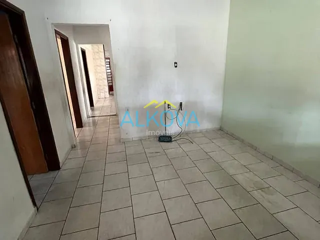 Casa com 400m² 3 quartos e 1 banheiro, à venda ou para alugar, no bairro Vila Cardoso em São José dos Campos