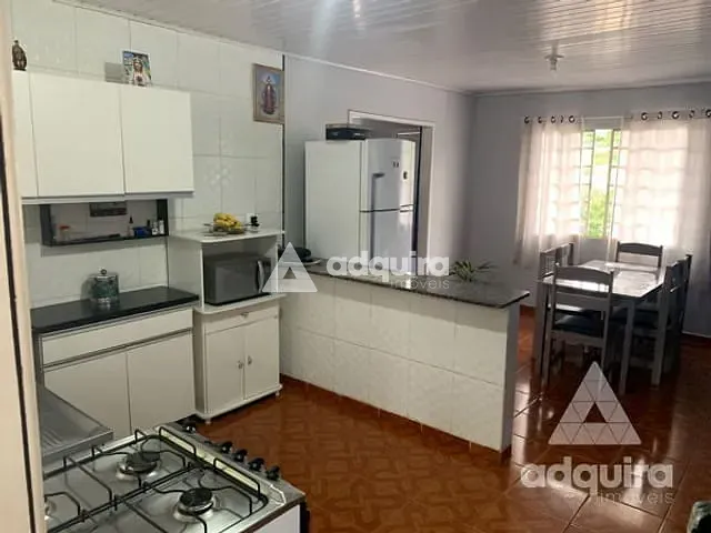 Casa com 329m² 3 quartos e 2 banheiros, à venda, no bairro Oficinas em Ponta Grossa