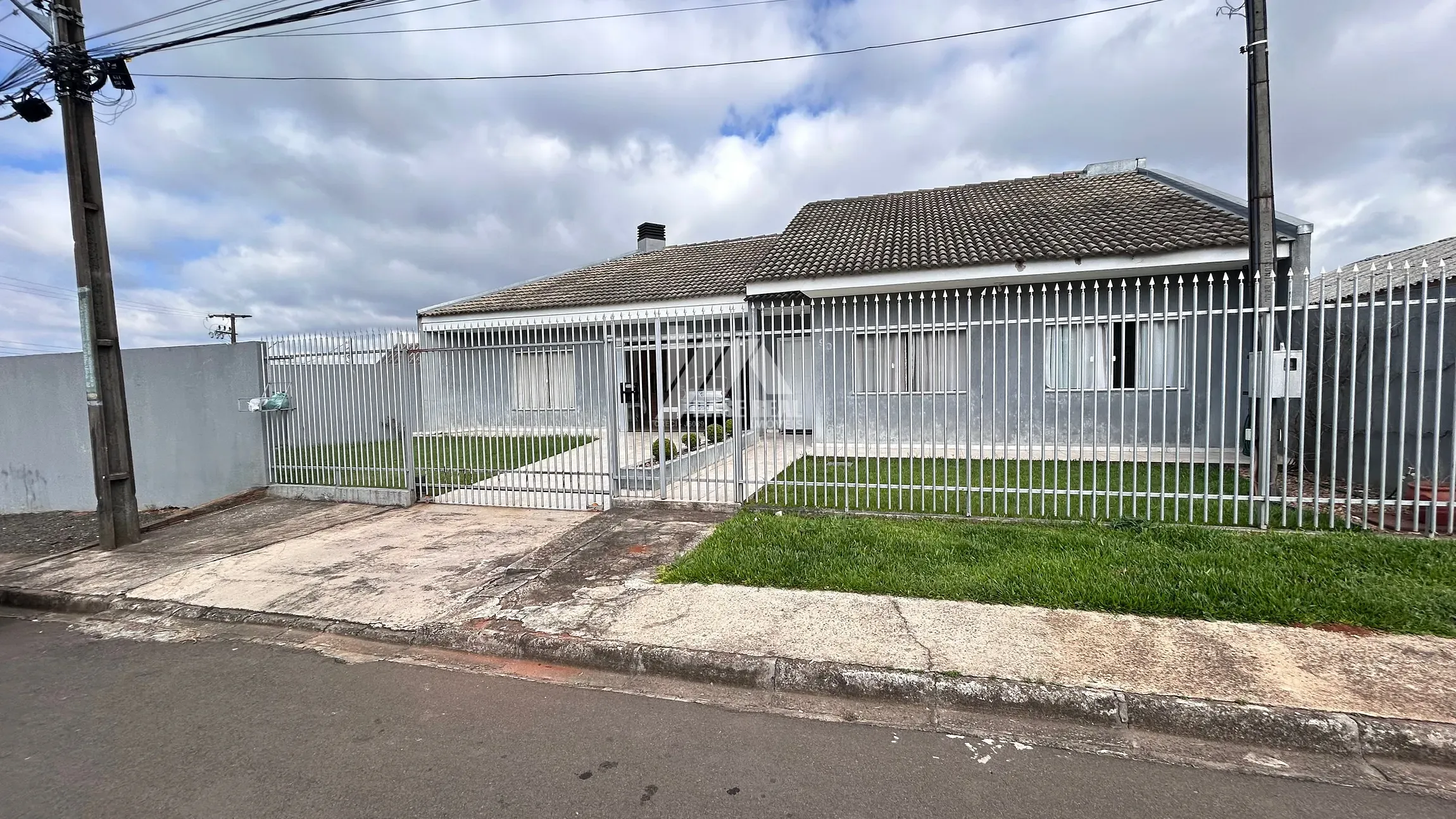 Casa padrão à Venda, Boqueirão, Guarapuava, PR — Boqueirão, Guarapuava