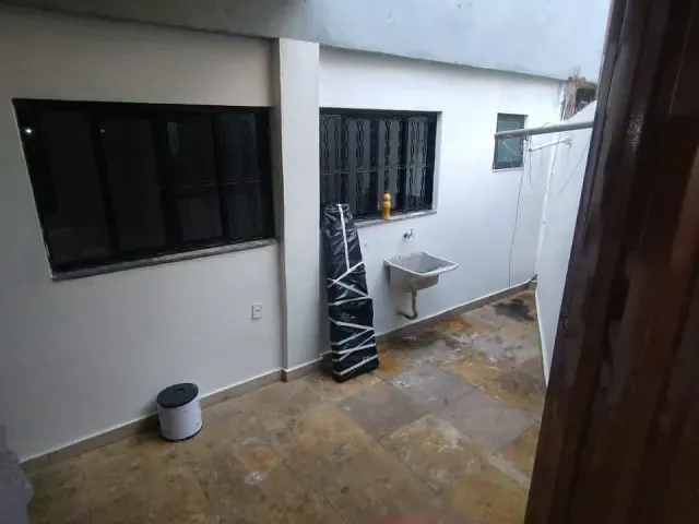 Casa 2 quartos e 1 banheiro, para alugar, no bairro Funcionários em Contagem