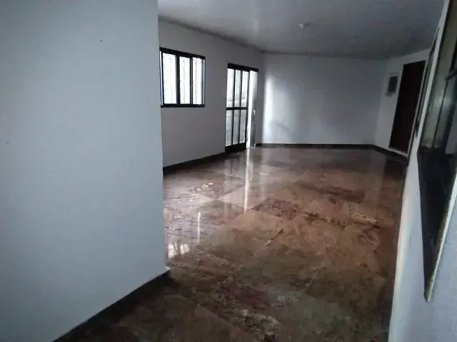 Casa 2 quartos e 1 banheiro, para alugar, no bairro Funcionários em Contagem