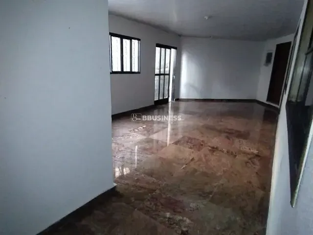 Casa 2 quartos e 1 banheiro, para alugar, no bairro Funcionários em Contagem