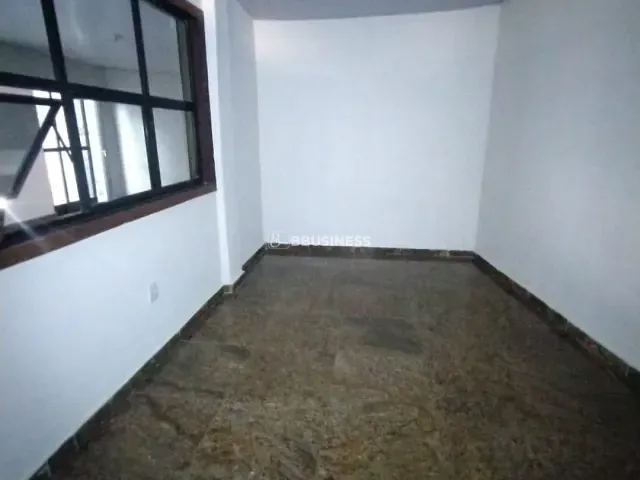 Casa 2 quartos e 1 banheiro, para alugar, no bairro Funcionários em Contagem