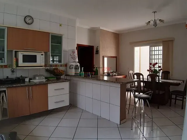 Casa com 250m² 3 quartos e 2 banheiros, à venda, no bairro Jardim Regina em Indaiatuba
