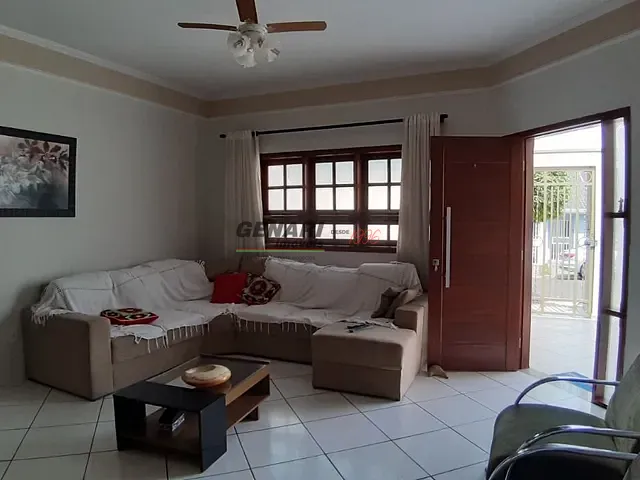 Casa com 250m² 3 quartos e 2 banheiros, à venda, no bairro Jardim Regina em Indaiatuba